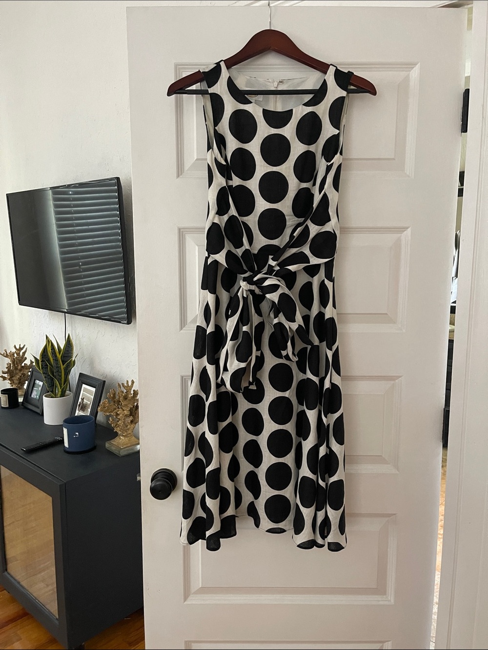 Black & White Polka Dot Sleeveless Fit-and-Flare Dress size 4